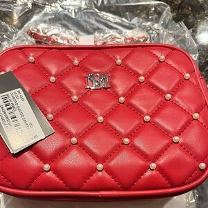 NWT Badgley Mischka 
Red/Pearl Quilted Camera Bag